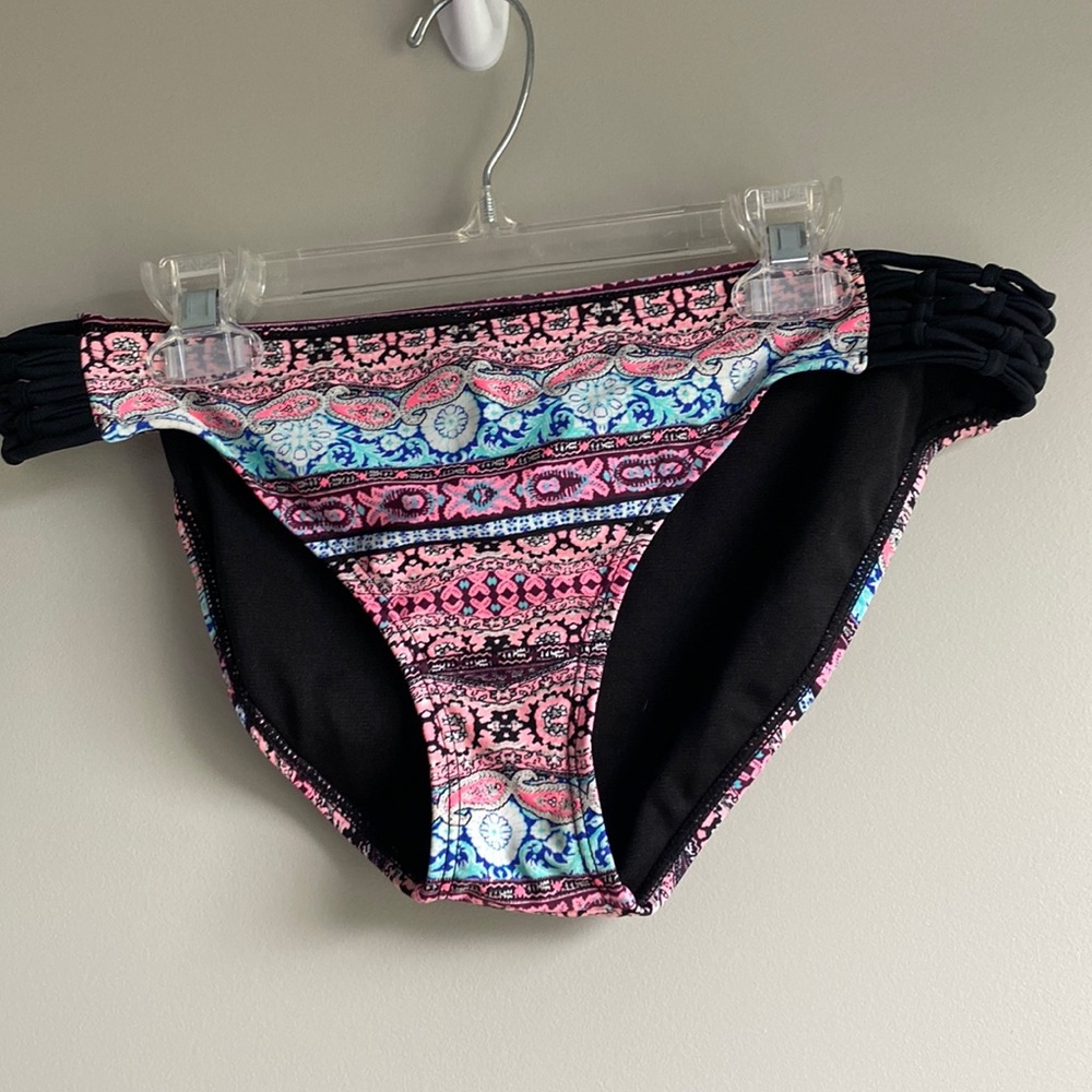 Patterned bikini bottoms